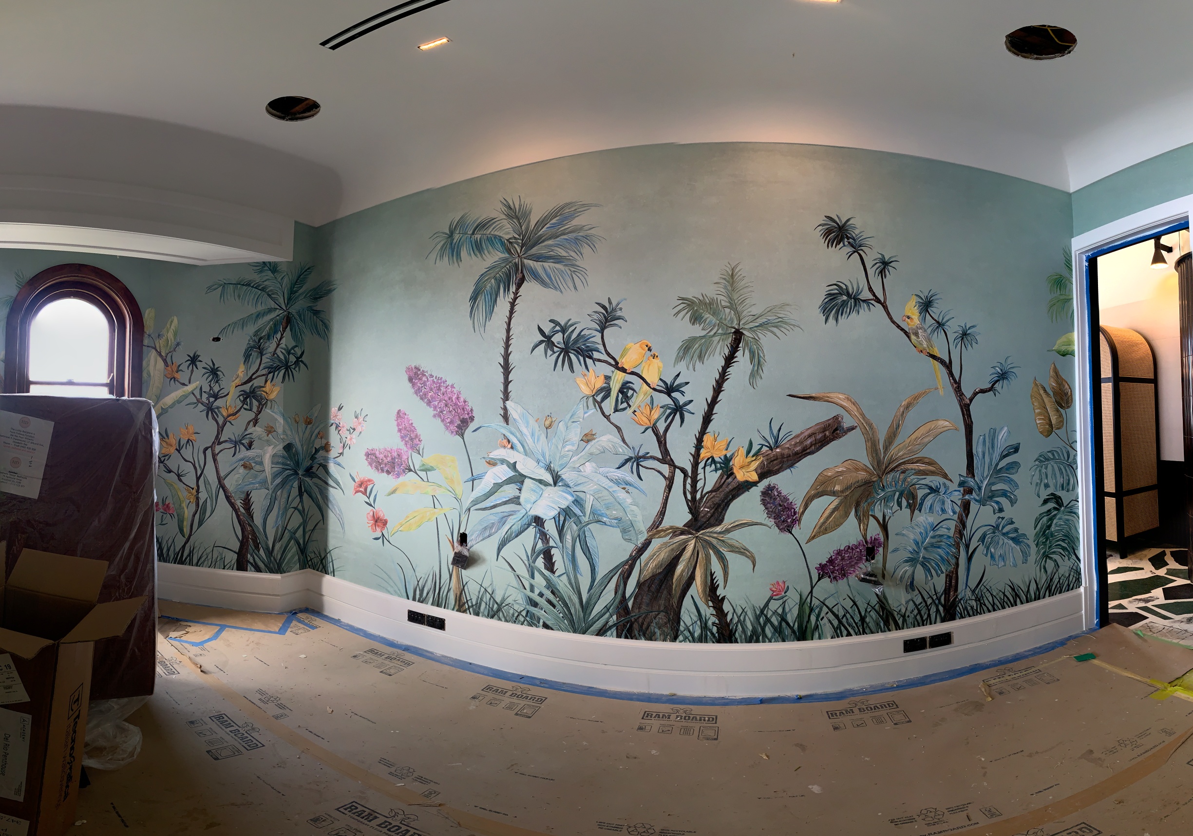 Cairns interior designer, professional wallpaper installer, cairns, mural, paperhanger, hanger, decorator